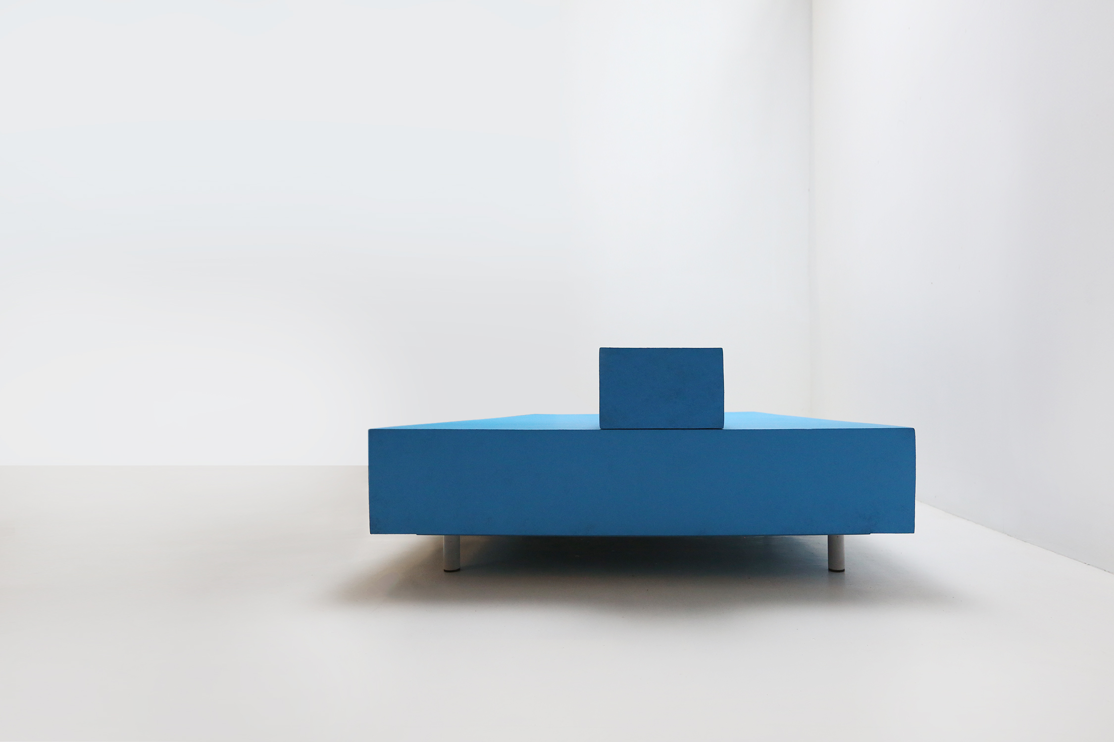 Maarten Van Severen Blue bench BB97thumbnail